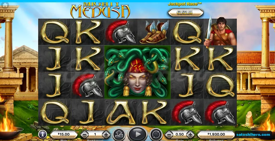 Free Games started with the central 2x2 Medusa Wild
