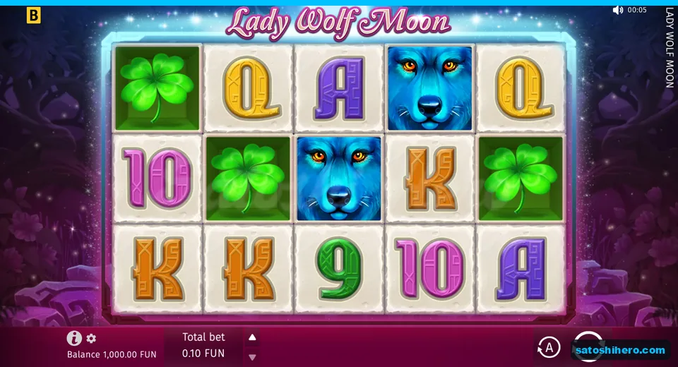 Base screen with clovers and wolf symbols