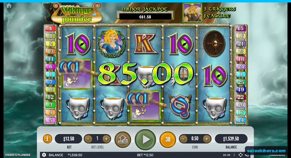 Line win lands with two Hammer wilds